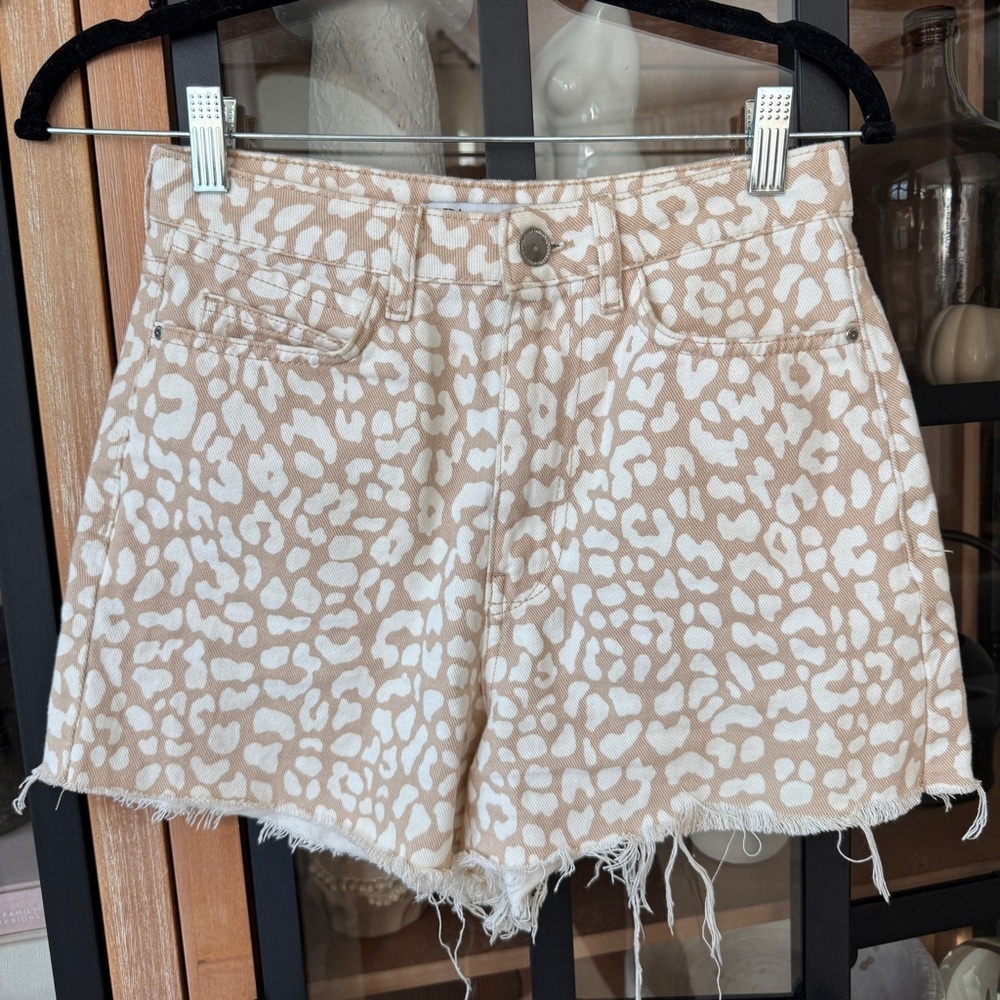 Zara leopard print beige high rise waisted denim Shorts raw hem neutral